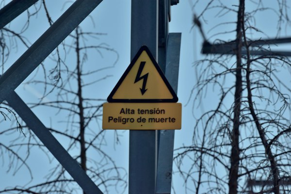 Electrical hazard warning for risk assessment